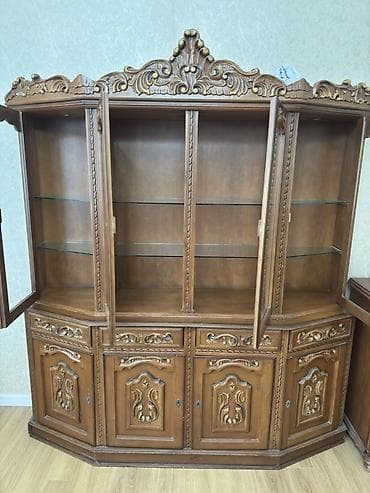 boyuk dolablar: Klassik üslubda vitrin-bufet - Material: tam ağac karkas, yuxarı — 2