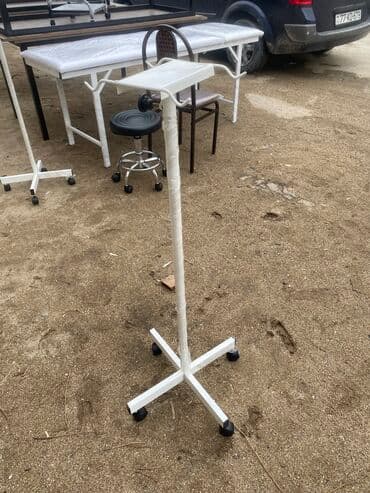 Tibbi avadanlıq: Ştativ, sistem asılqani. Tekerlidir, hemde tenzimlene bilir qiymet 50 — 1