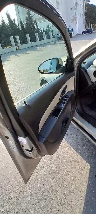 bmw e 39: Chevrolet Cruze sedan - Kuzov: sedan, bej rəng - Mühərrik və ötürmə — 7