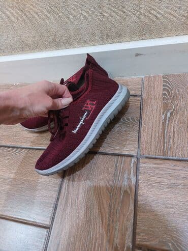 nike qaçış üçün qadın krossovkaları: Ölçü: 37, İşlənmiş — 2