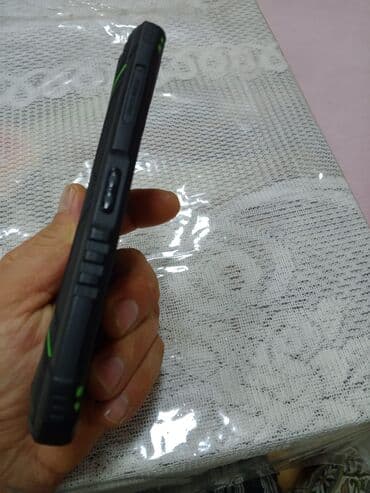 tap.az xususi texnika: Möhkəm korpuslu “rugged” smartfon - Korpus: qalın rezinlə — 4
