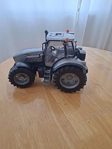 oyuncaqlari: Satılır: miqyaslı oyuncaq traktor maketi - Model: Lamborghini R8.270 — 2
