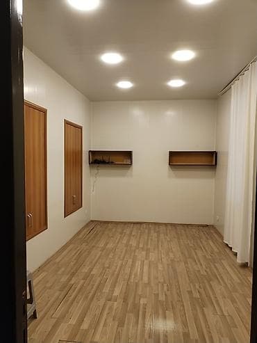 Icarəyə verilir: işıqlandırması yaxşı, yığcam ofis/iş otağı məkanı