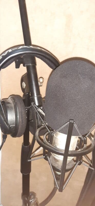 ses aparatı: Səs yazma studio. Musiqilərin, səslərin yazılması. Memar Əcəmi metrosu — 1