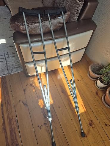 Qolaltı çəliklər. Ev şəraitində 3 həftə istifadə olunub. Ümumi gövdəsi