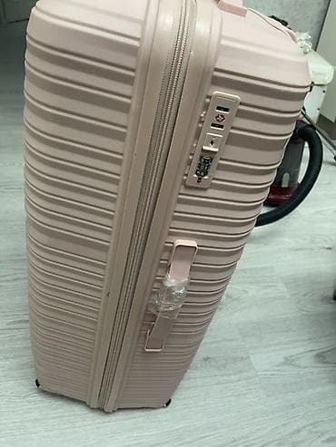 Перчатки: Səyahət üçün 2 ədəd çamadan dəsti 1) Bənövşəyi sərt gövdəli çamadan - — 5