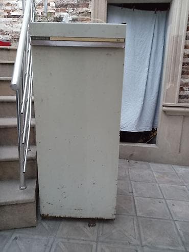 ucuz soyducular: Bir kameralı məişət soyuducusu - Model üzərində qeyd: “Ardini Dfuni — 2