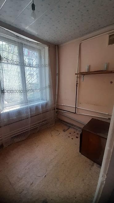 qresde satilan evler: Bileceride ploşada yaxin 300 nömreli mektebe yaxin 4/2 mertebesinde 2 — 5