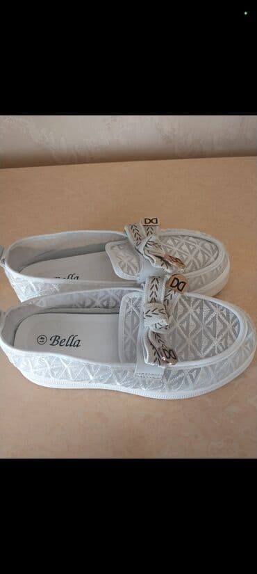 Ölçü: 41, rəng - Ağ, İşlənmiş