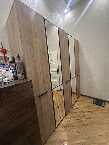 refler: 4 qapılı, Güzgülü, Açılan, Düz dolab — 5