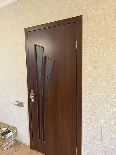 işıq artiran: Daxili qapı – tünd qəhvəyi rəngli, şüşəli dekorlu model - Material — 2