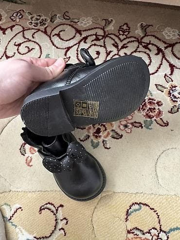 Игрушки: Qız uşaqları üçün qara botinka yeni - Model: uşaq botinkası, klassik — 3