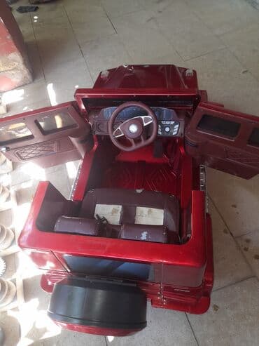 masin ucun xor xor: Mercedes G-Class (AMG üslubunda), qırmızı rəng. Xüsusiyyətlər: - — 4