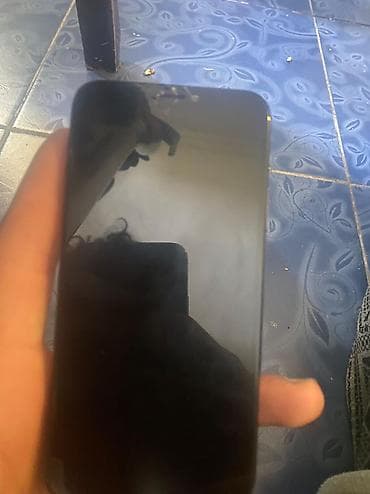 telefon lambard: IPhone Xs — 2