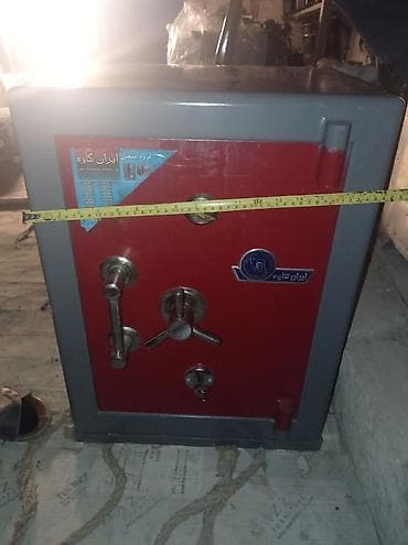 pul seyfi: Metal seyf – İran Kave (لوگوی ایران کاوه) - Korpus: qalın divarlı — 2