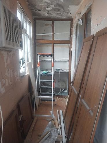 Ev qapilari 4ededdir. Biri 50manatdan. Ag qapini 40manat. Skaf polkali — 6