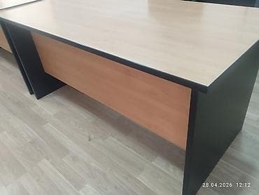 İşçi üçün, Dördbucaq masa