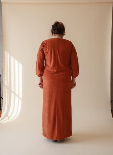 qadin donlari sekilleri: Qadın uzun paltar - Rəng: tünd narıncı/terrakota - Material: yumşaq — 1