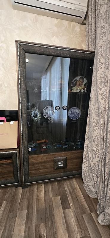 yellenen stullar: Masa və oturacaqlar — 5