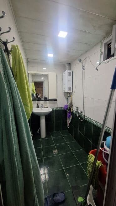 kirayə xalqlar: Mənzil — 3-ci mərtəbə, giriş qapısı 167 nömrəli mənzilə açılır. Geniş — 15