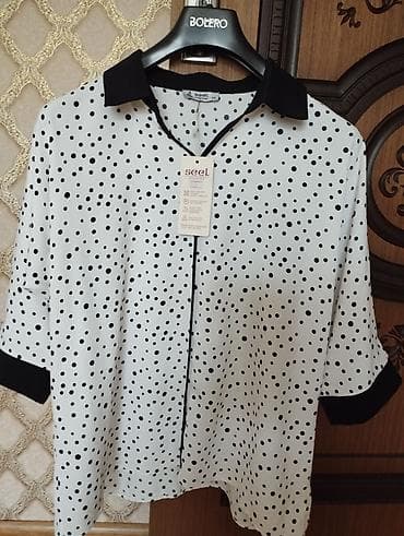 Qadın geyim dəsti - Bluz: Seel Fashion markalı, ağ fon üzərində xırda