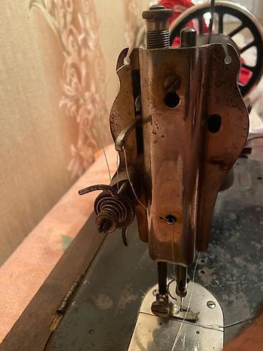 gitara kabel: Məhsul: Mexanik-elektrik tikiş maşını (köhnə model) Xüsusiyyətlər: - — 6