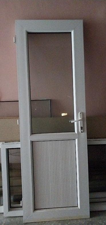 ucuz plastik qapi pencere: PVC giriş/balkon qapısı - Material: ağ rəngli PVC profil - Dizayn — 1