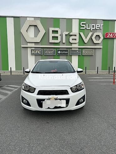 mercedes e 300: Chevrolet Aveo: 1.6 l | 2014 il 267752 km Sedan — 3