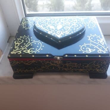 Mücrü Zinət əşyaları üçün, Taxta