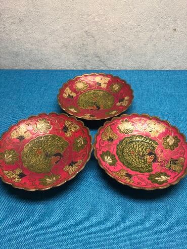 qizil onluq qiymeti 2022: Antik Latun Nelbeki ve murebbe qabi qiymet 1 eded ucun . 3 eded var — 1