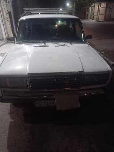 vaz 2107 şəkilləri: VAZ 2107, ağ rəng, sedan kuzov. Mexaniki ötürücü, arxa ötürücülü. 4 — 8