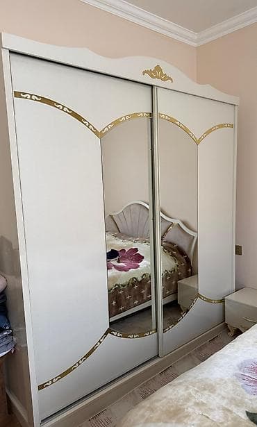 termolar: Yataq dəsti 640 Azn satılır.Taxt,dolab,2 tumba və termo aiddir.Matras — 3