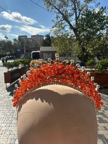 yuxuda sac rezini gormək: Al-qarışım taç – parlaq narıncı kristal bəzəklər və şəffaf daş — 3