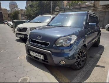 kia optimal: Kia Soul, mavi rəng, Azərbaycan nömrə nişanı 77-TM-583 — 3
