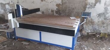 CNC Frezə Kəsmə Aparatı - Geniş iş sahəsi: təxminən 1300×2500 mm