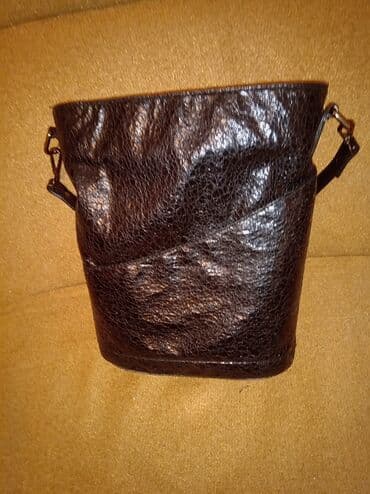 Очень красивая брендовая сумка. Модель 2019 года, куплено год назад