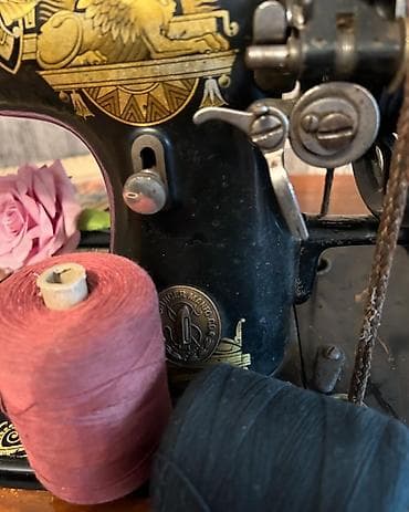 antik dolab: Antik Singer tikiş maşını və orijinal taxta dolab - Brend/model: The — 8