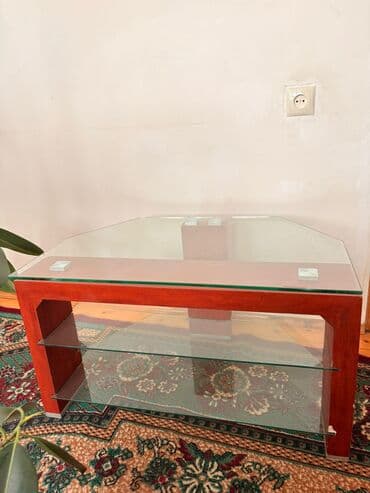 Künc Tv altlığı, Polkalı, Şüşəli