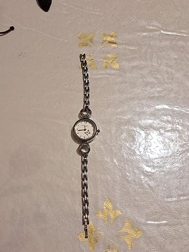Qadın qol saatı – metal zəncirli bilərzik dizaynı - Korpus və