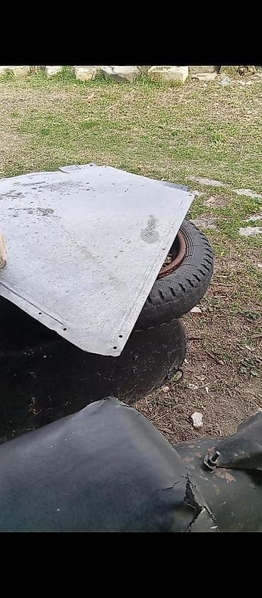 Motosiklet + qoşqu (sovet istehsalı klassik model) - Yanında