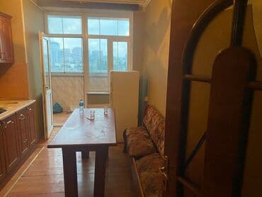 8 mikrorayonda kiraye evler: Salam ev memar ecemide yerlesir evin her bir seraiti var metroya 7,8 — 6