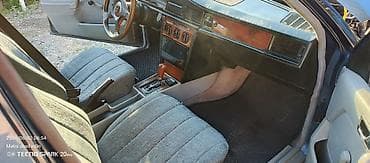 mercedes masin: Mercedes-Benz 190 (W201): 2 l | 1990 il Sedan — 3