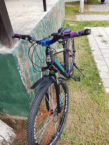 dağ: CROSS markalı dağ/şəhər tipli velosiped. Qara rəngli gövdə üzərində — 1