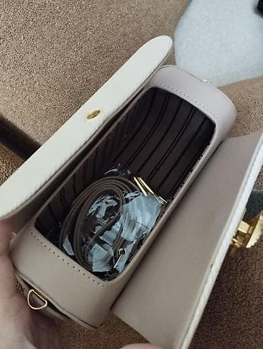 firyus berde: Zərif qadın çantası – krem/açıq bej tonlarında, strukturlaşdırılmış — 2