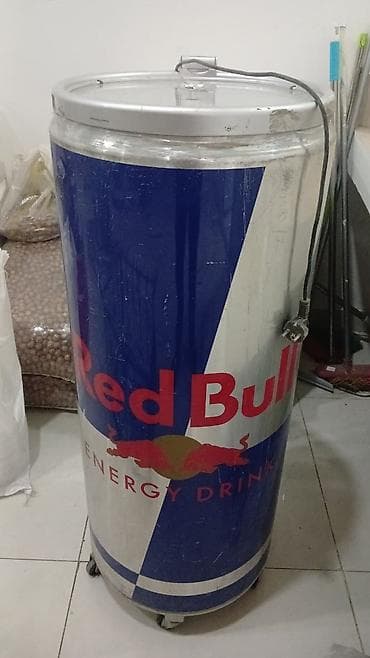 Red Bull markalı vitrin tipli mini soyuducu - Silindrik dizayn, Red