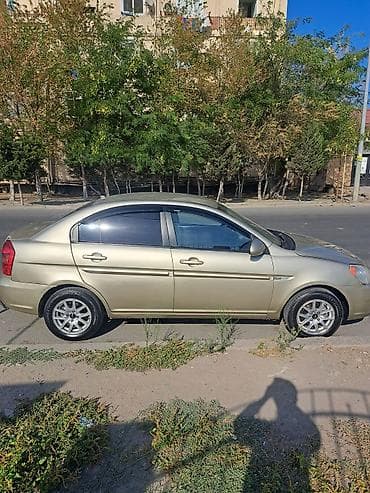 bmw e39 arxa stop: Hyundai Accent sedan - Kuzov: 4 qapılı sedan, rəngi şampan/qızılı - — 5