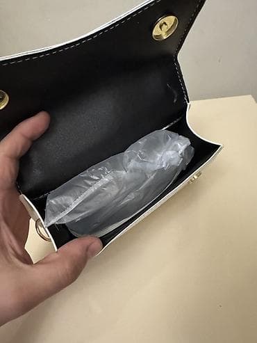 cuxol: Ağ mini çiyin/əl çantası

Yenidir istidade olunmayib — 3