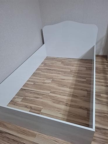 Ağ rəngli tək nəfərlik çarpayı dəsti - Ölçü: təxmini 90×200 sm (tək — 2