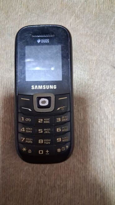 010 la nomreler: Nokia C6, rəng - Qara, Sensor — 5