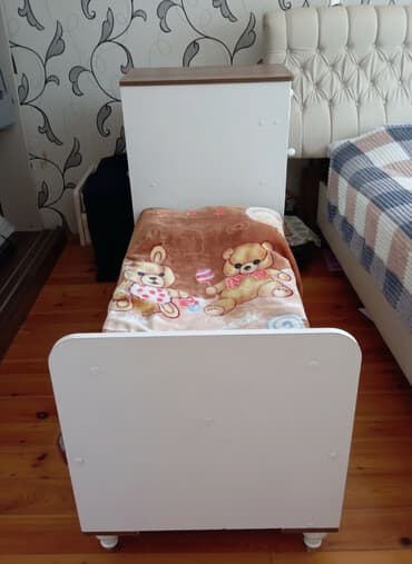 Oğlan və qız üçün, Təknəfərlik çarpayı, Komod